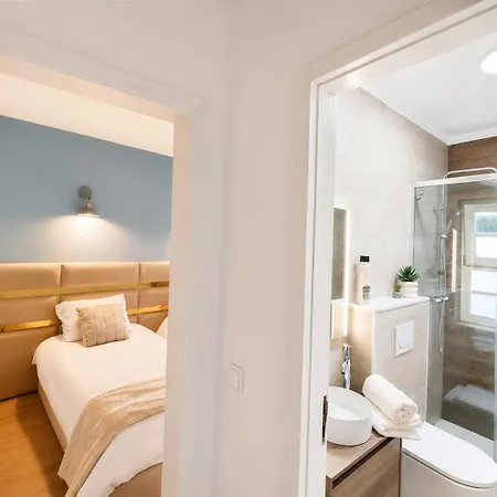 Opus House Penzion Guimarães