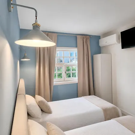 Opus House Penzion Guimarães