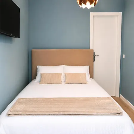 Opus House Penzion Guimarães